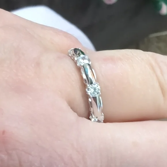 Vanna Silver Ring with Shimmering Stones - Picture 2 of 6